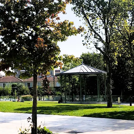 Sixteen Paris Hotel Montrouge