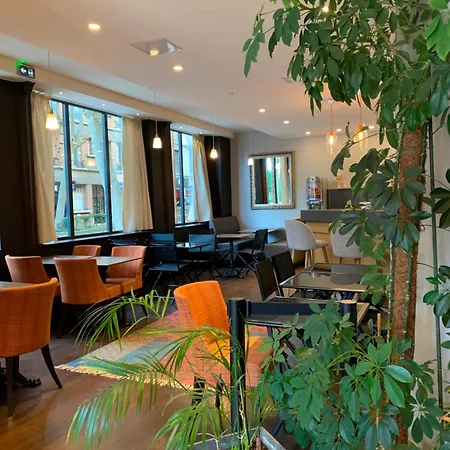 Hotel Sixteen Paris Montrouge