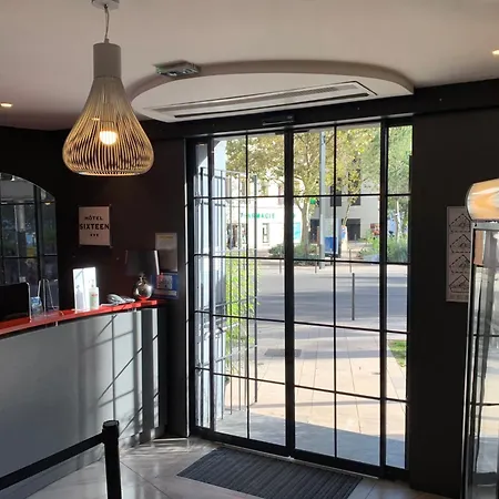 Sixteen Paris 3* Montrouge