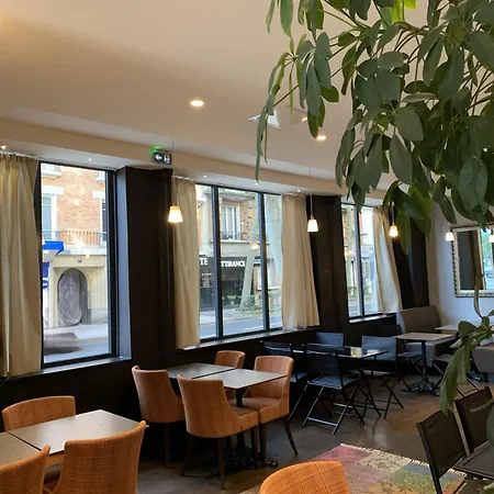 Sixteen Paris Hotel Montrouge