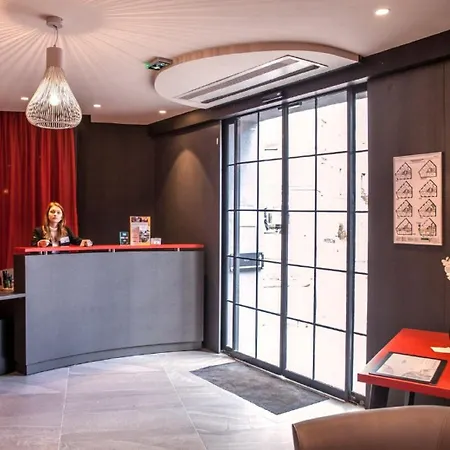 Sixteen Paris 4*
