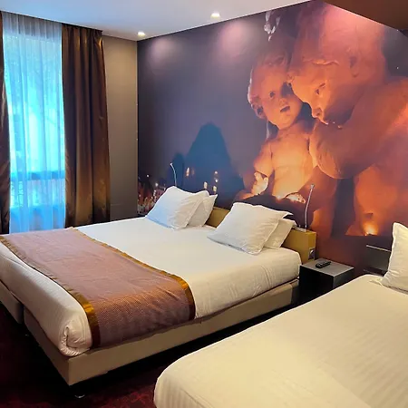 Sixteen Paris Hotel