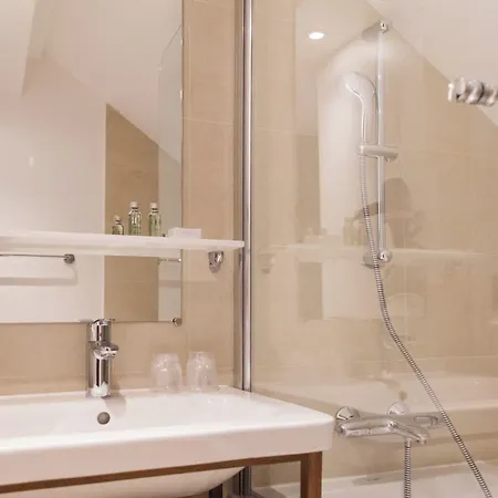 Hotel Sixteen Paris Montrouge