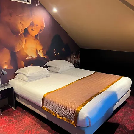 Sixteen Paris Hotel
