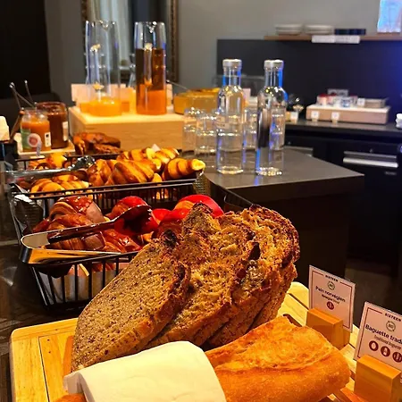 Sixteen Paris Hotel 4*