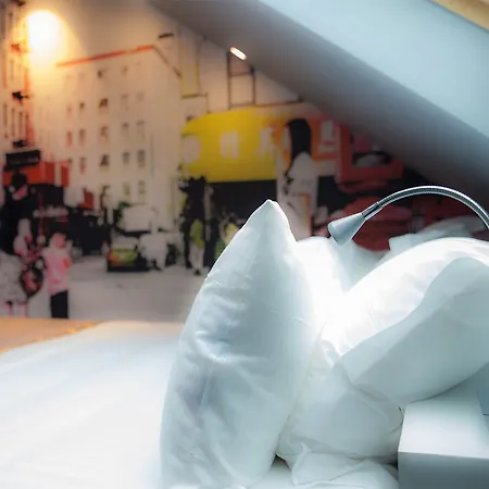 Hotel Sixteen Paris Montrouge