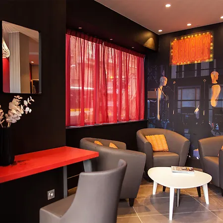 Sixteen Paris 4*