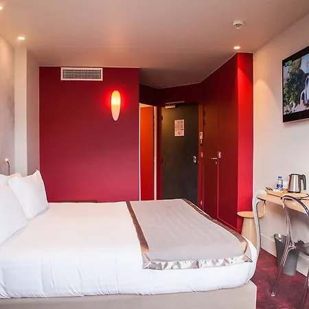 Sixteen Paris Hotel