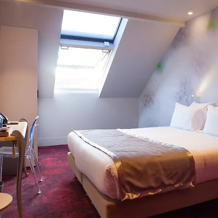 Sixteen Paris 4*