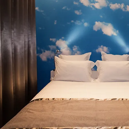 Hotel Sixteen Paris Montrouge