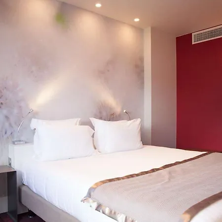 Hotel Sixteen Paris Montrouge