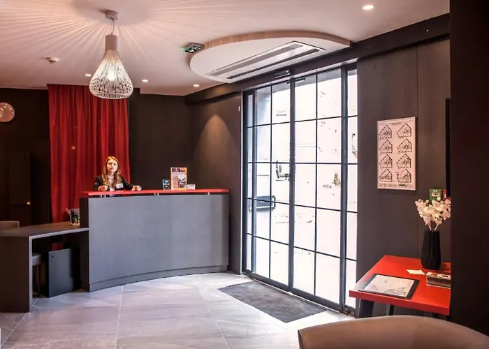 Sixteen Paris 4*