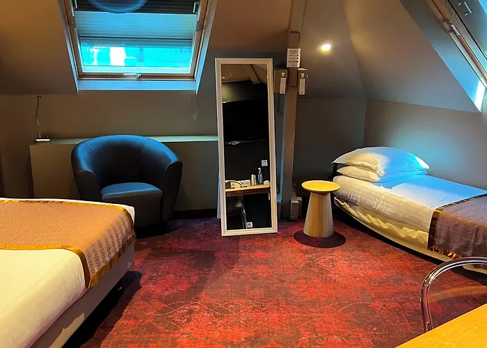Sixteen Paris Hotel Montrouge
