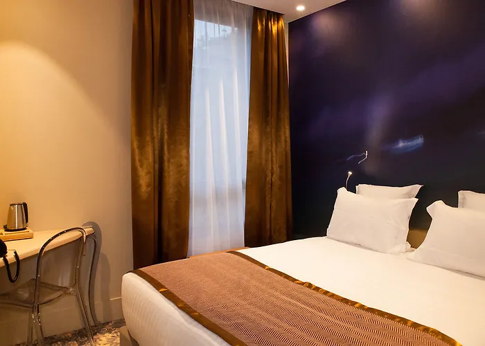 Sixteen Paris 4*
