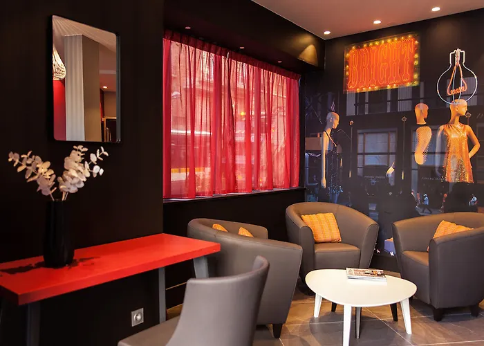 Sixteen Paris 4*